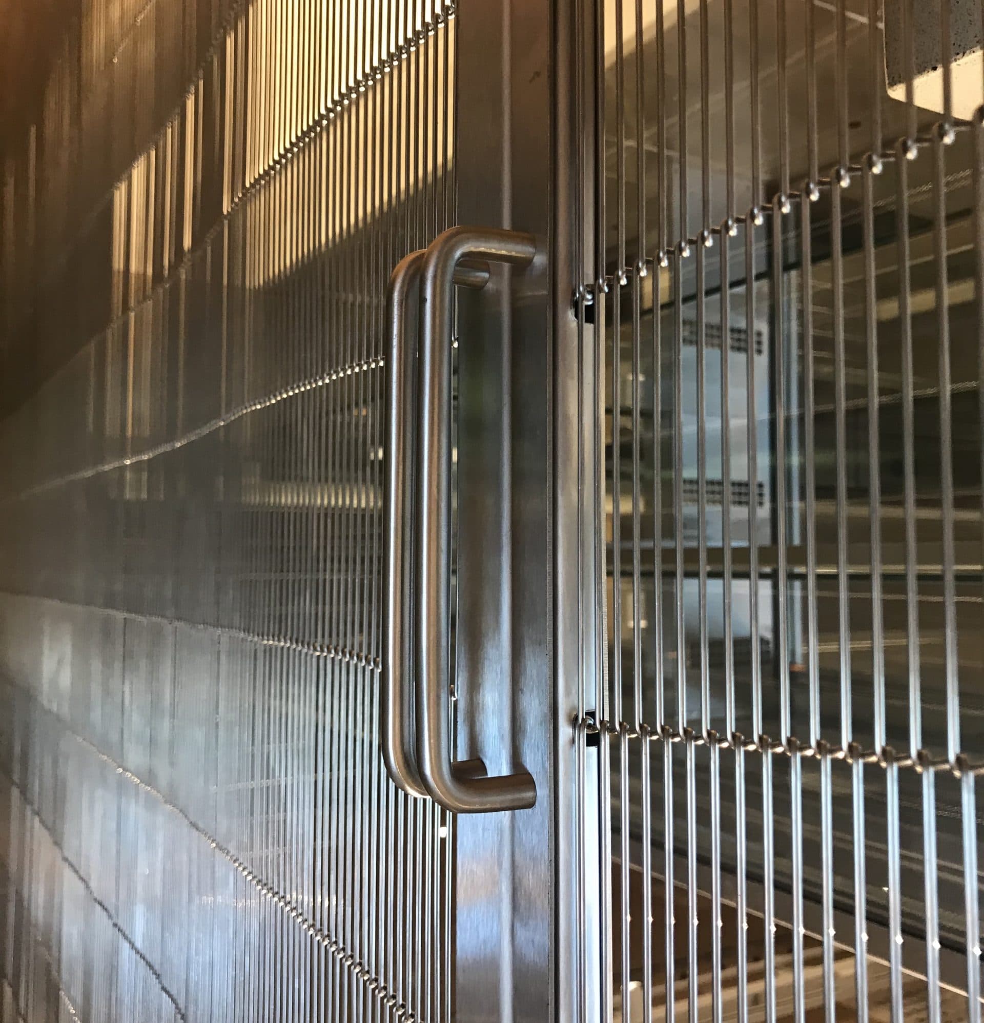 METAL CURTAIN WITH MID LOCK