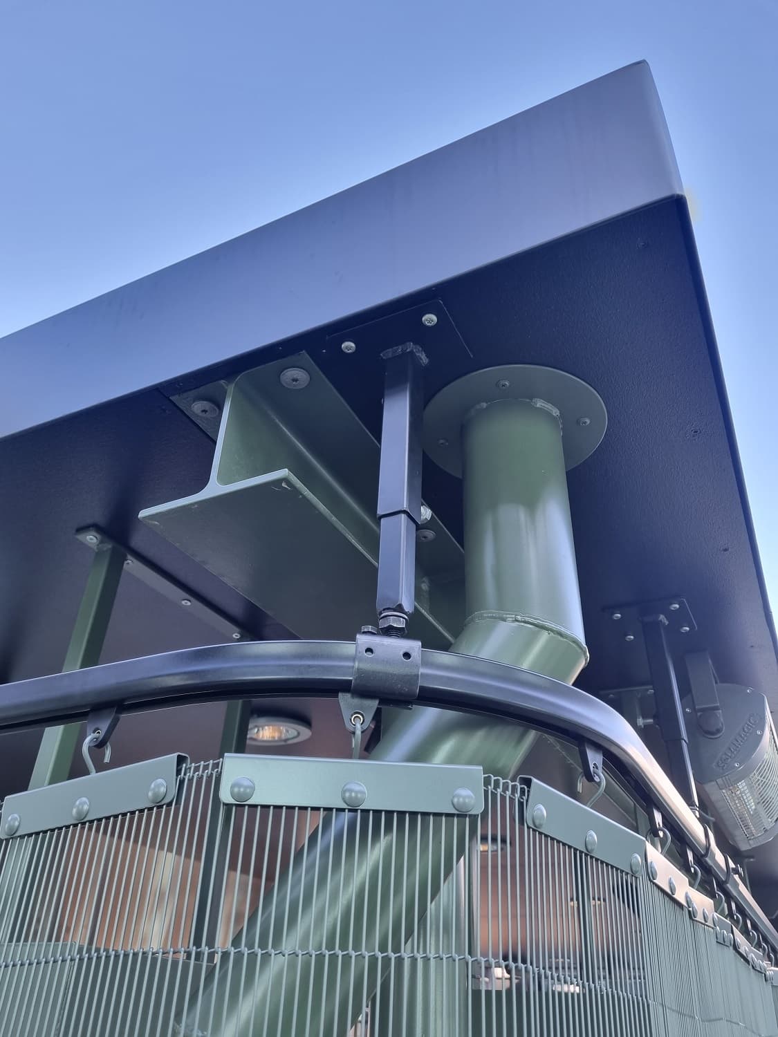 Stockholm1 Pahlfer metallnät takfäste