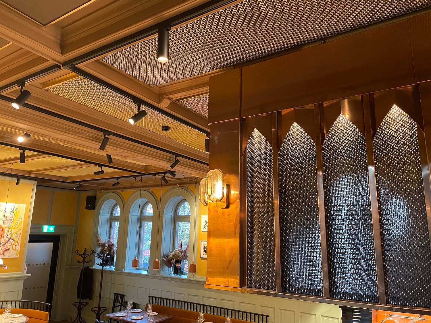 PAHLFER Antique brass Beirut Cafe