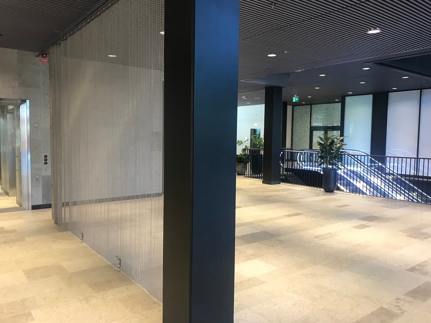 T30 PAHLFER Gallerian Urban Escape